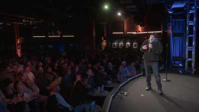[audience laughing] - Dave Attell: Hot Cross Buns