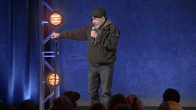 [audience laughing] - Dave Attell: Hot Cross Buns