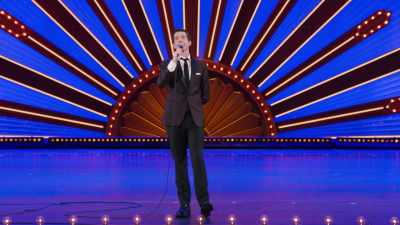 [audience laughing] - John Mulaney: Kid Gorgeous at Radio City