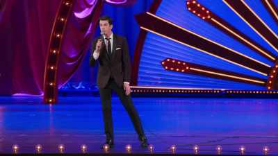 [audience laughing] - John Mulaney: Kid Gorgeous at Radio City