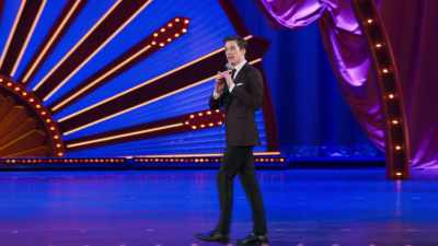 [audience laughing] - John Mulaney: Kid Gorgeous at Radio City
