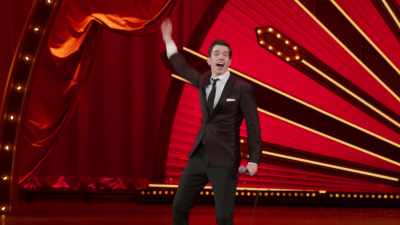 [audience laughing] - John Mulaney: Kid Gorgeous at Radio City