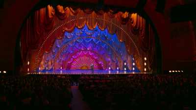 [audience laughing] - John Mulaney: Kid Gorgeous at Radio City
