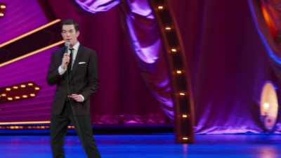 [audience laughing] - John Mulaney: Kid Gorgeous at Radio City