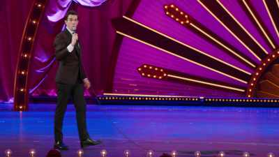 [audience laughing] - John Mulaney: Kid Gorgeous at Radio City