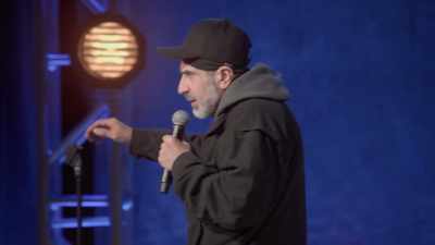 [audience laughing] - Dave Attell: Hot Cross Buns