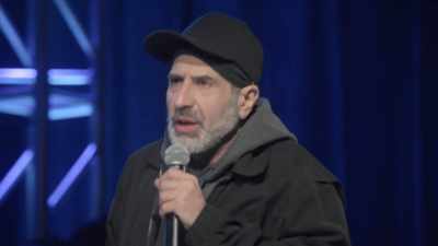 [audience laughing] - Dave Attell: Hot Cross Buns