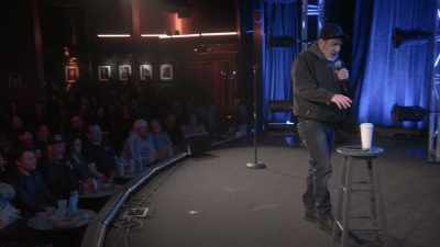[audience laughing] - Dave Attell: Hot Cross Buns