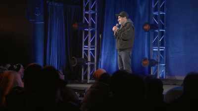 [audience laughing] - Dave Attell: Hot Cross Buns