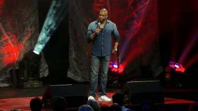 [audience laughing] - Dave Chappelle: Deep in the Heart of Texas