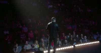 [audience laughing] - Jim Jefferies: Freedumb
