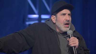 [audience laughing] - Dave Attell: Hot Cross Buns