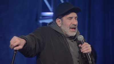 [audience laughing] - Dave Attell: Hot Cross Buns