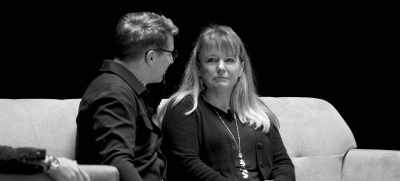 [audience laughing] - SmartLess: On the Road