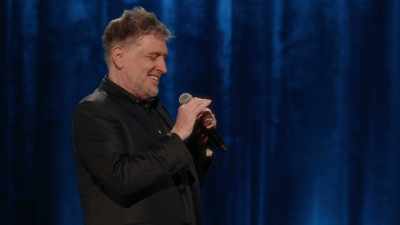 [audience laughing] - Craig Ferguson: I'm So Happy