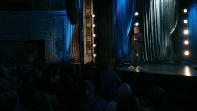 [audience laughing] - Craig Ferguson: I'm So Happy