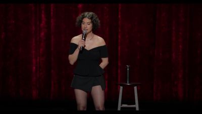 [audience laughing] - Ilana Glazer: Human Magic