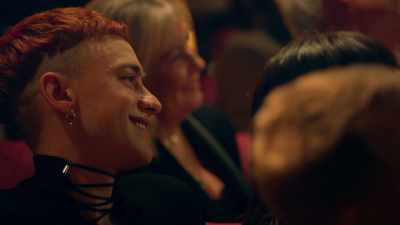 -[AUDIENCE LAUGHS]
-[ALAN GIGGLES] - An Audience with Adele