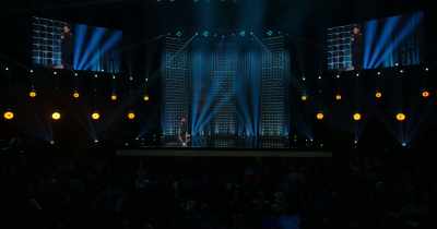 [audience laughs, applauding] - Trevor Noah: I Wish You Would