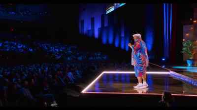 [audience laughs and cheers] - Gabriel Iglesias: Legend of Fluffy