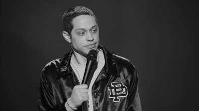 - [audience laughs]
- [chuckles] - Pete Davidson: Turbo Fonzarelli