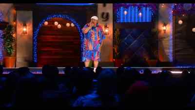 [audience laughs] - Gabriel Iglesias: Legend of Fluffy