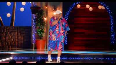 [audience laughs] - Gabriel Iglesias: Legend of Fluffy