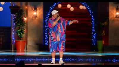 [audience laughs] - Gabriel Iglesias: Legend of Fluffy