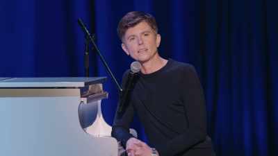 [audience laughs] - Tig Notaro: Hello Again