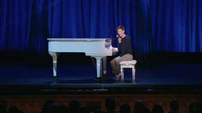 [audience laughs] - Tig Notaro: Hello Again