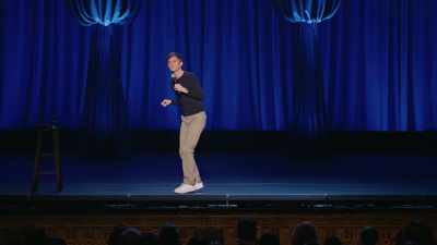 [audience laughs] - Tig Notaro: Hello Again