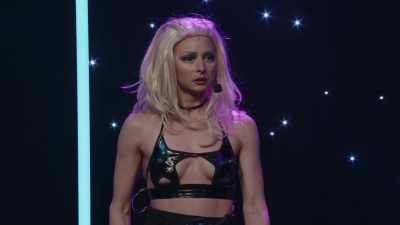 (audience laughs) - Courtney Pauroso: Vanessa 5000