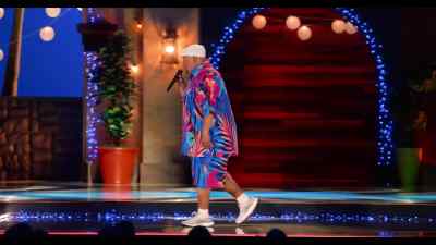 [audience laughs] - Gabriel Iglesias: Legend of Fluffy