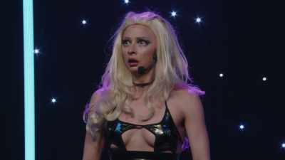 (audience laughs) - Courtney Pauroso: Vanessa 5000