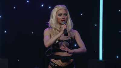(audience laughs) - Courtney Pauroso: Vanessa 5000