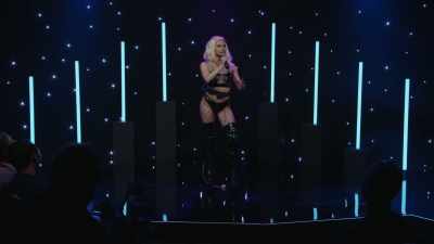 (audience laughs) - Courtney Pauroso: Vanessa 5000