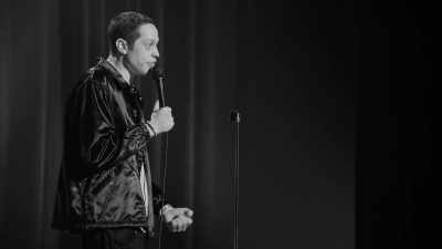 [audience laughs] - Pete Davidson: Turbo Fonzarelli