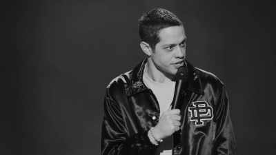[audience laughs] - Pete Davidson: Turbo Fonzarelli