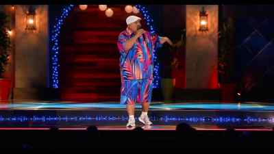 [audience laughs] - Gabriel Iglesias: Legend of Fluffy