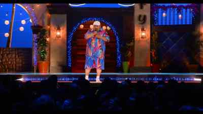[audience laughs] - Gabriel Iglesias: Legend of Fluffy