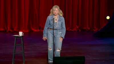[audience laughs] - Roseanne Barr: Cancel This!