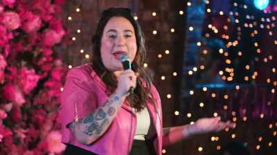 [audience laughs] - Liza Treyger: Night Owl