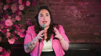 [audience laughs] - Liza Treyger: Night Owl