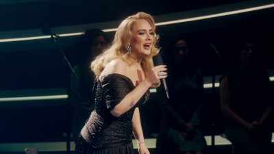 [AUDIENCE LAUGHS] - An Audience with Adele