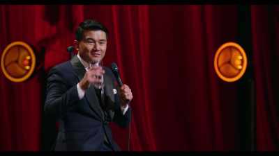 [audience laughs] - Ronny Chieng: Asian Comedian Destroys America!