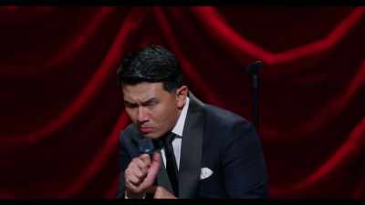 [audience laughs] - Ronny Chieng: Asian Comedian Destroys America!