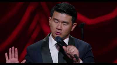 [audience laughs] - Ronny Chieng: Asian Comedian Destroys America!