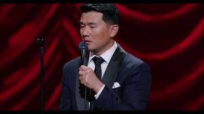[audience laughs] - Ronny Chieng: Asian Comedian Destroys America!