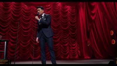 [audience laughs] - Ronny Chieng: Asian Comedian Destroys America!