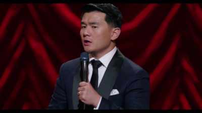 [audience laughs] - Ronny Chieng: Asian Comedian Destroys America!